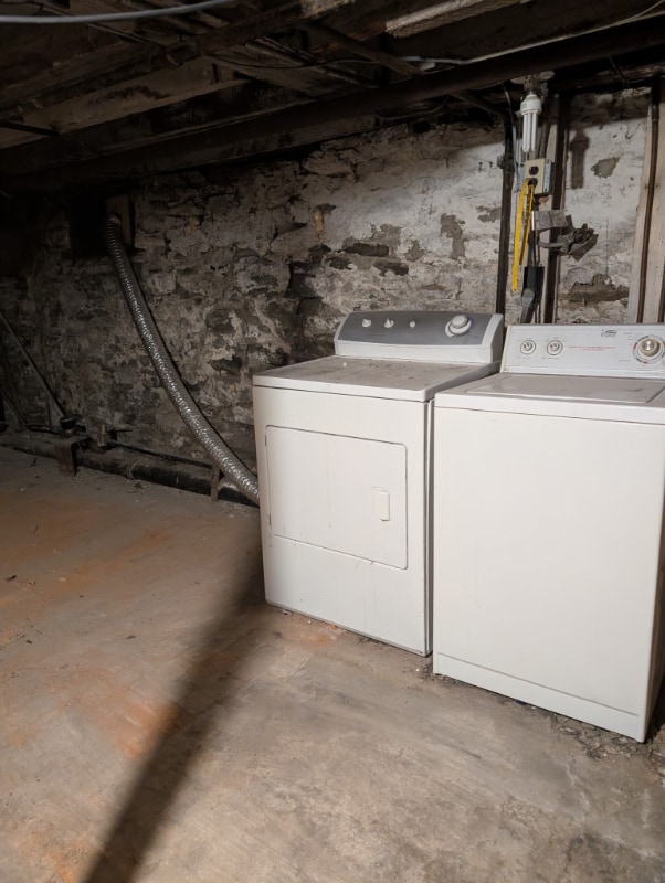 Building Photo - 43 Willow St