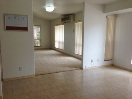 Building Photo - RENOVATED WESTLOCH FAIRWAYS HOME W/2 CAR ENCLOSED GARAGE