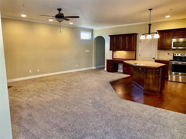 Building Photo - 550 Traditions Blvd