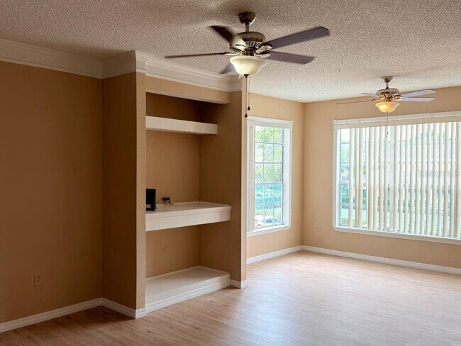 Building Photo - 13025 Mulberry Park Dr