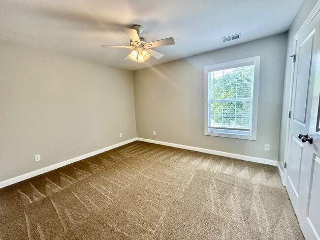 Building Photo - Spacious Four-Bedroom Home with a Bonus Room in Lawton Station!