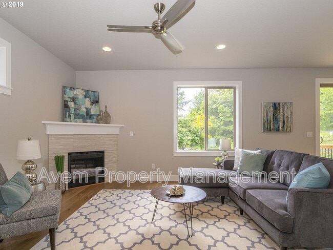 Building Photo - 10909 SW Annand Hill Ct