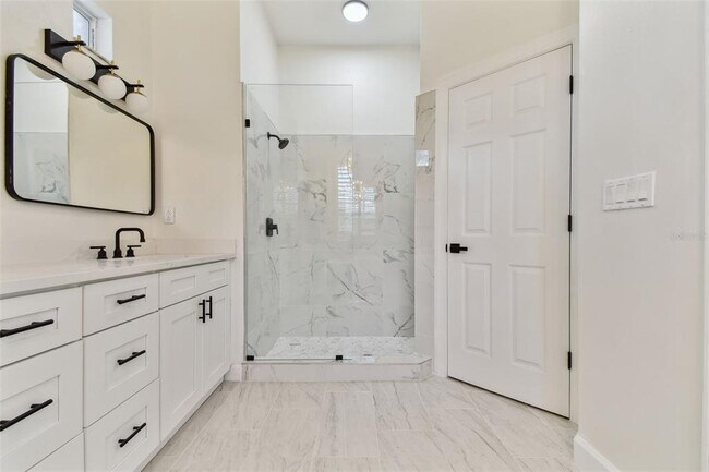 Building Photo - 13792 Long Lake Ln