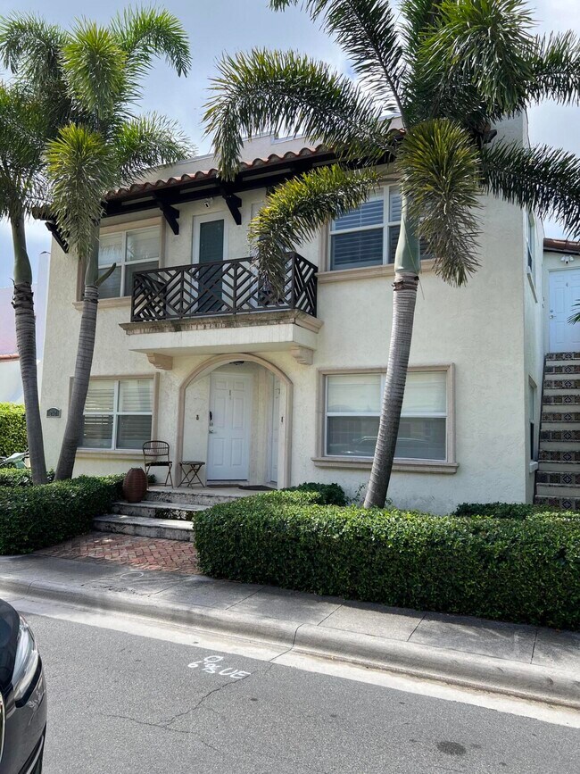 Building Photo - 252 Oleander Ave