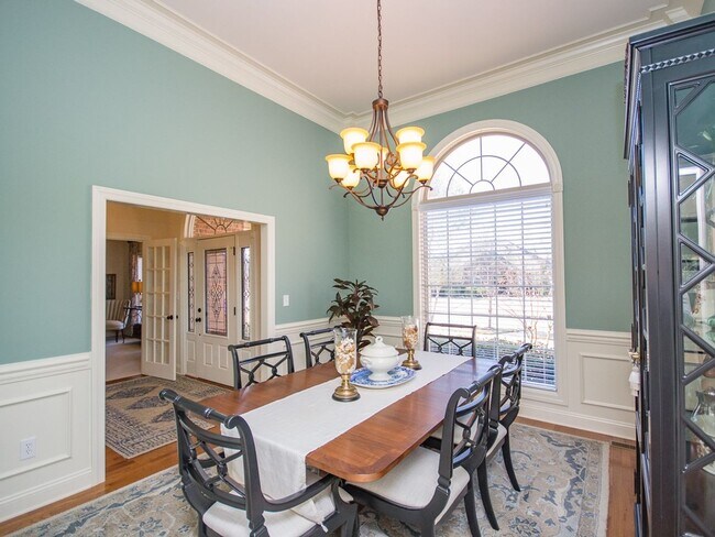 Building Photo - Lake Forest Subdivision. Enjoy all the amenities!