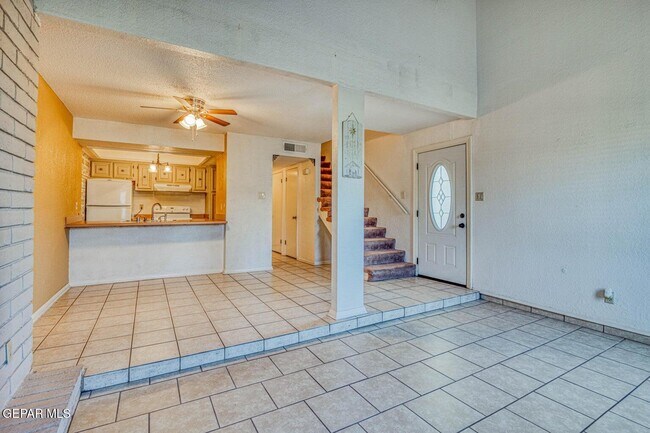Building Photo - 6201 Escondido Dr