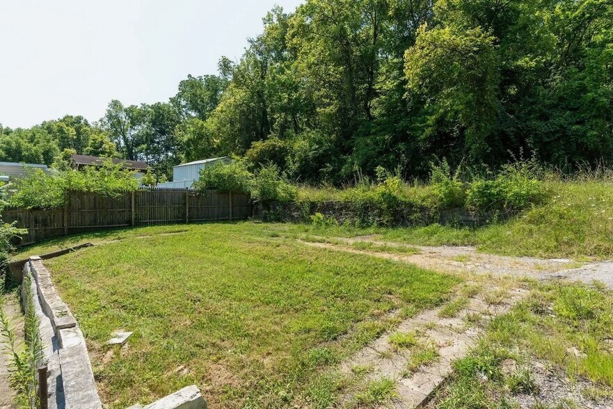 Building Photo - 3927 Cass Ave