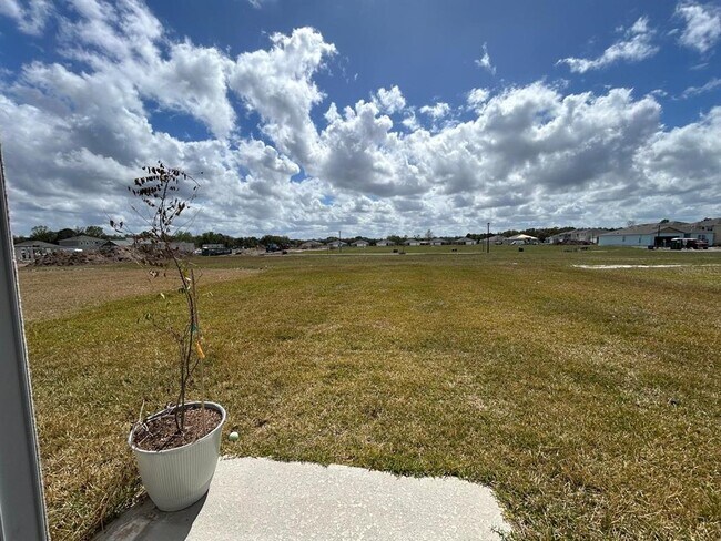 Building Photo - 3841 Royal Azalea Wy