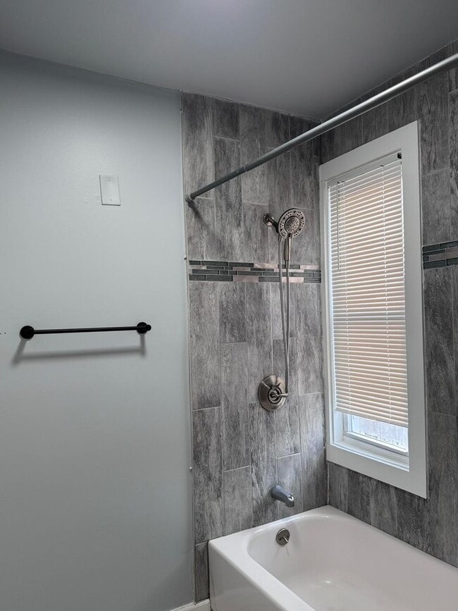 Building Photo - 174 Portsea St