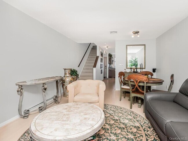 Building Photo - 8 Davids Ln