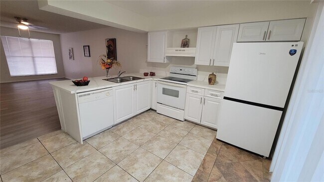 Building Photo - 1817 Caralee Blvd