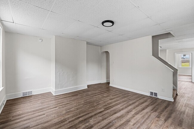 Building Photo - 5206 Lotus Wy