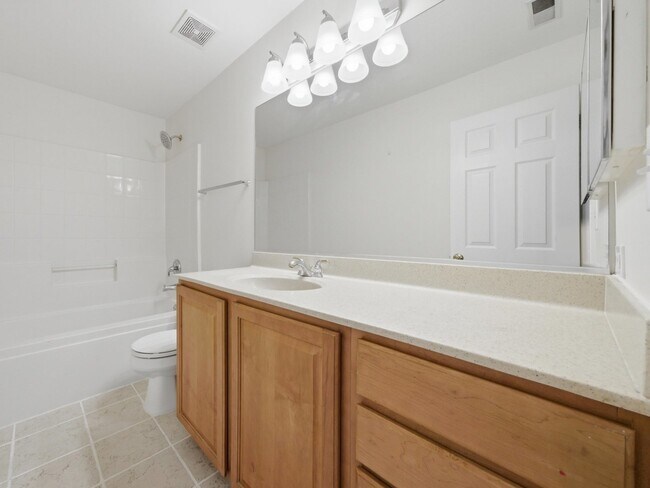 Building Photo - 399 Pine Lake Cir