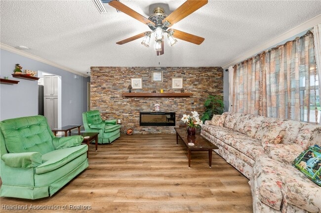 Building Photo - 360 Grove Cir