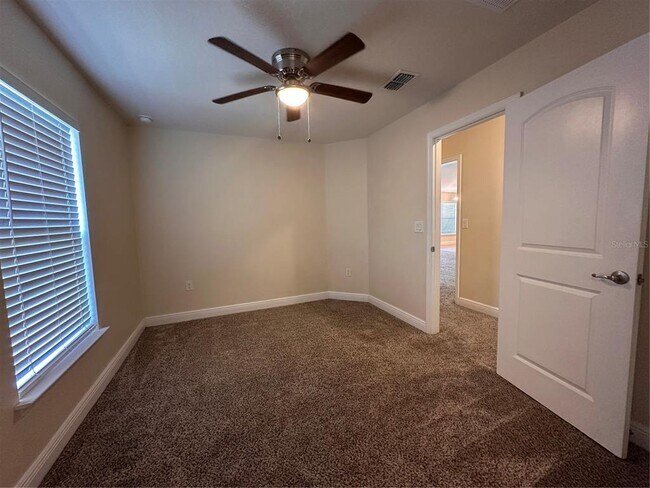 Building Photo - 402 Edith Dr