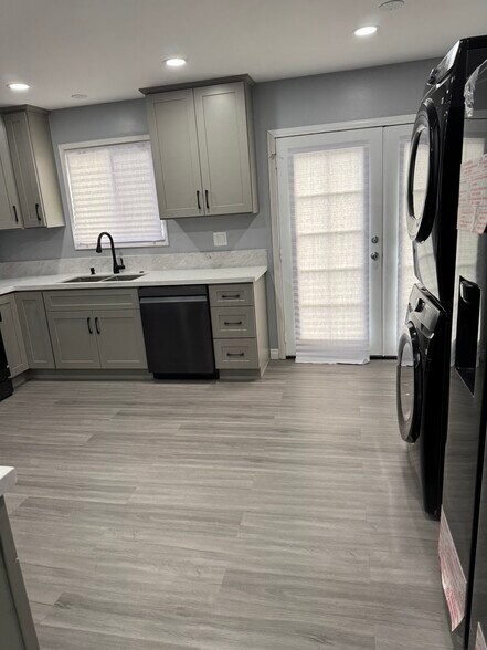 Kitchen - 19110 Annalee Ave