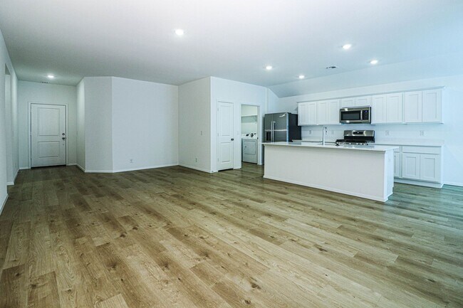 Building Photo - 3126 S 15th Pl