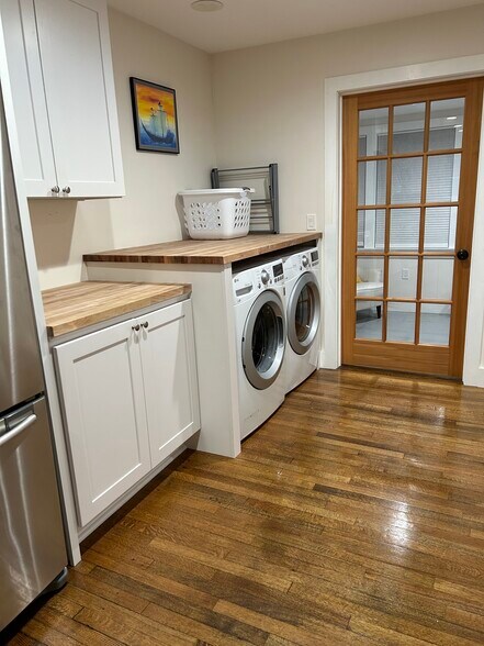 Building Photo - 10 Greenlawn St