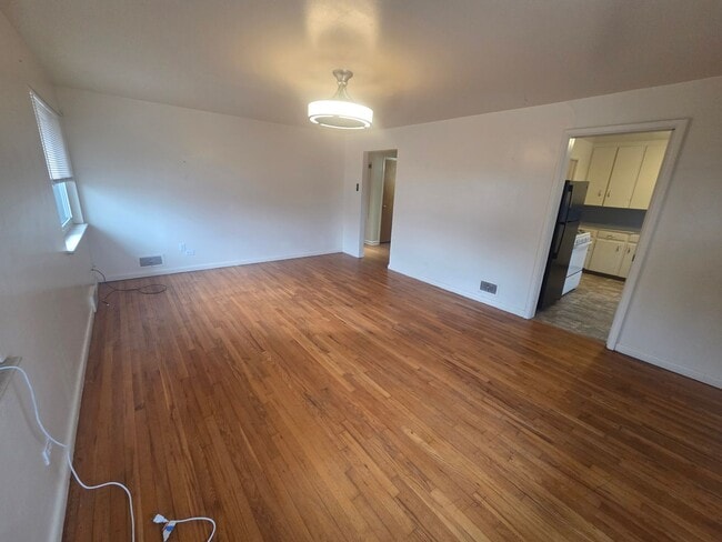 Building Photo - Charming 2-Bedroom Home in Prime Denver Location