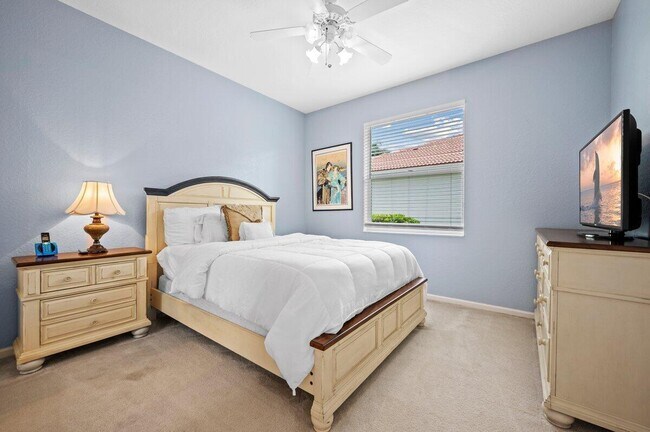 Building Photo - 11727 Paradise Cove Ln