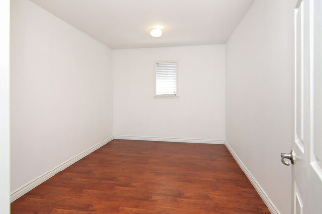 Building Photo - 1212 Lavendar Way
