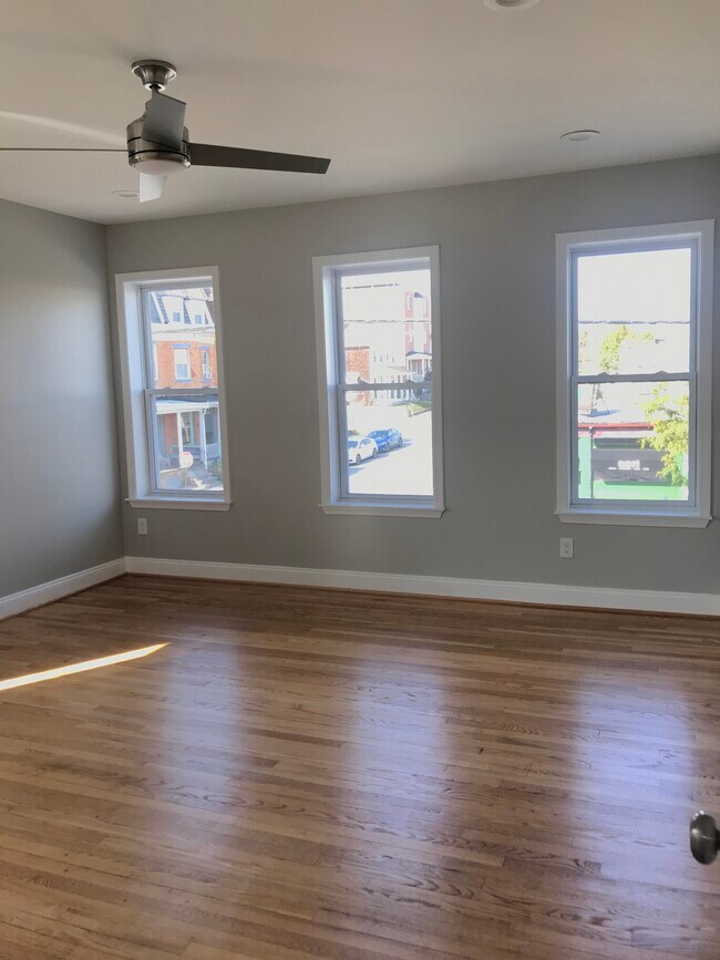 Building Photo - 865 W 36th St