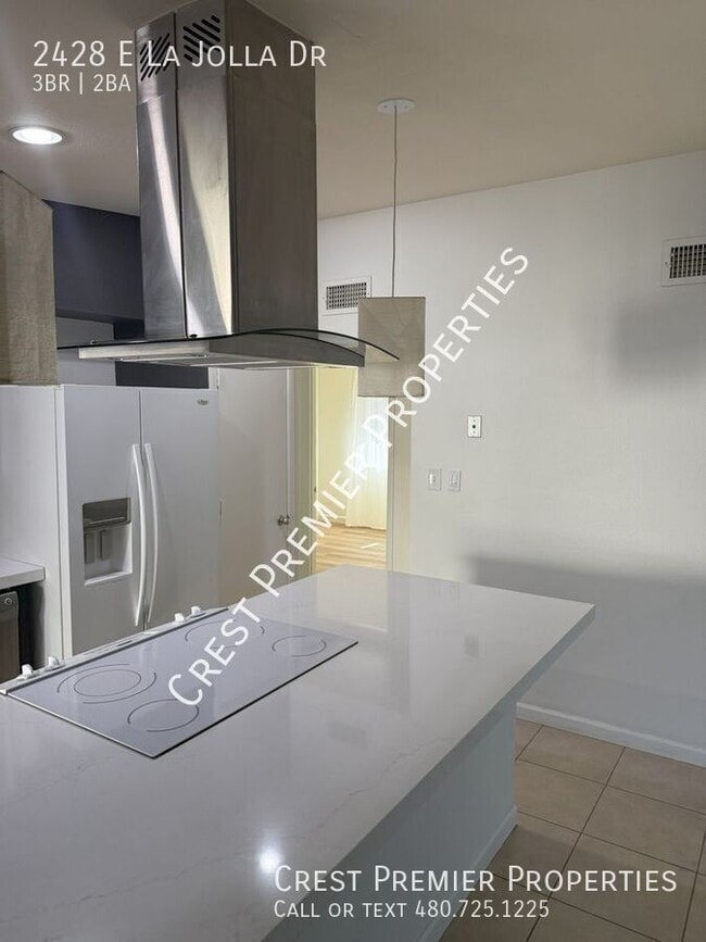 Building Photo - 2428 E La Jolla Dr