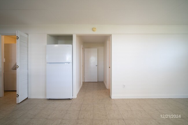 Building Photo - $2,500 / 1br - 1 BED 1 BATH DUPLEX