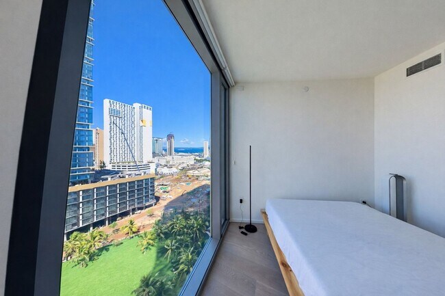 Building Photo - Koula 1-bedroom, 1-bathroom, with 1-assigned parking stall