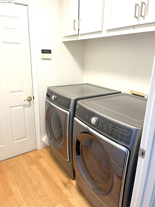 Building Photo - 5789 Cutter Loop