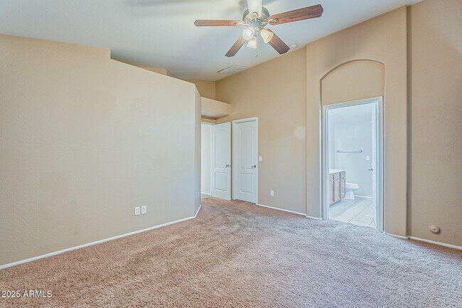 Building Photo - 1279 W Jersey Way