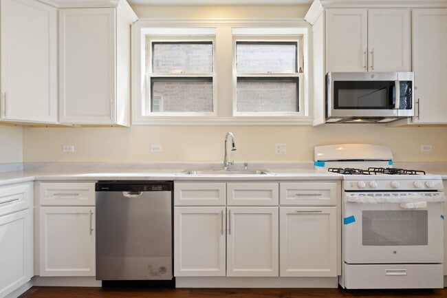 Building Photo - 1639 E 86th Pl