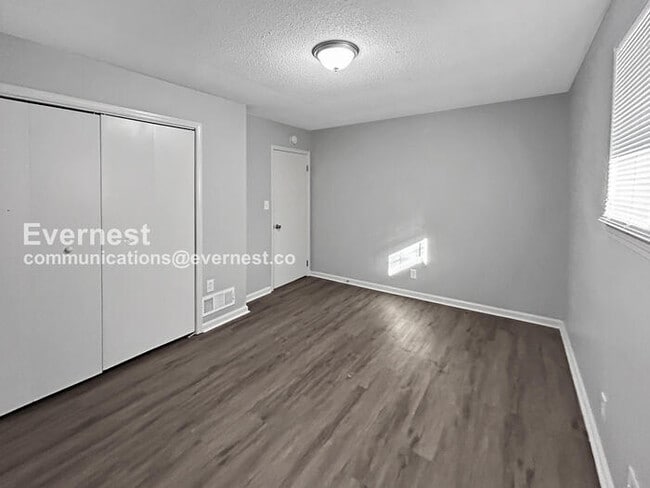 Building Photo - 4365 Stonewall Tell Rd