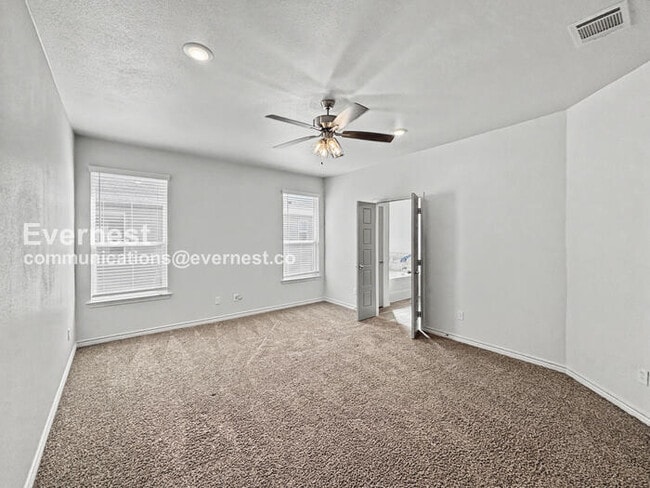 Building Photo - 8507 Glade Dr