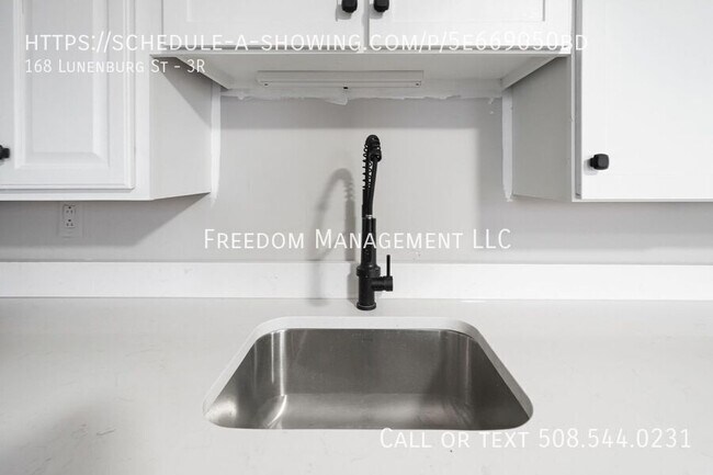 Building Photo - 168 Lunenburg St