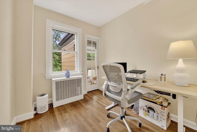 Building Photo - 1605 44th St NW