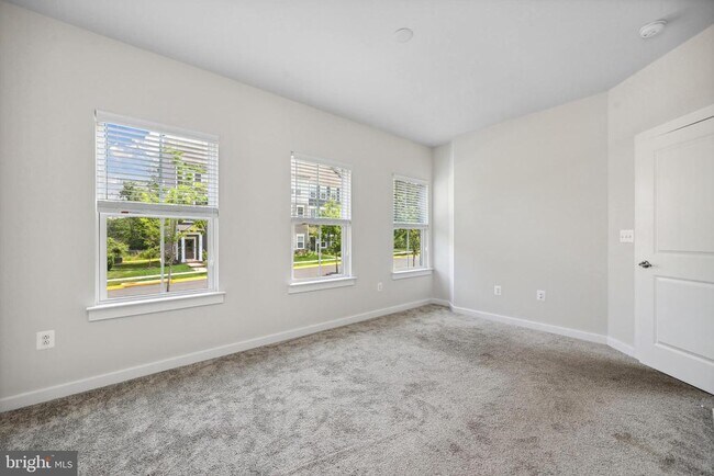 Building Photo - 1758 Autumn Maple Leaf Dr