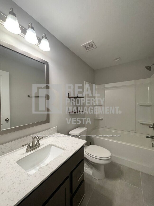 Building Photo - 109 Hidesta Ct