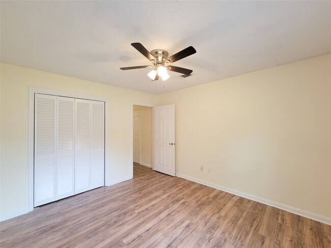 Building Photo - 12611 Dermott Dr