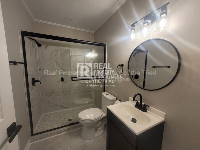 Building Photo - 593 Kinard Dr NE