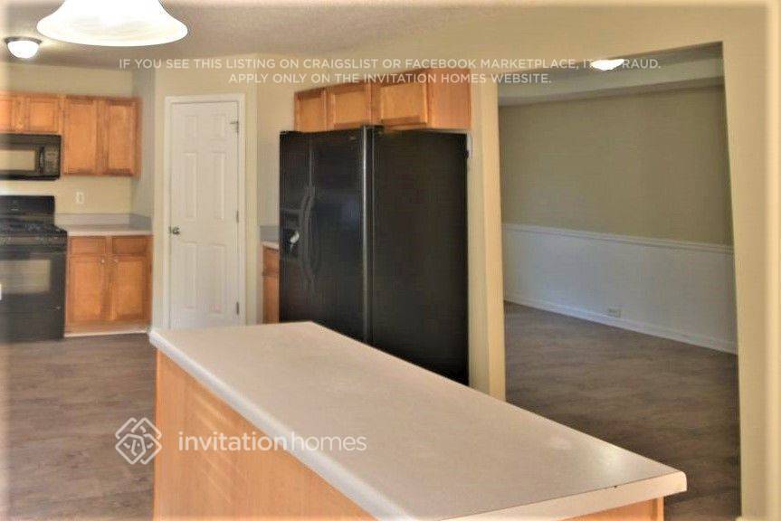 Building Photo - 3349 Amhurst Pkwy