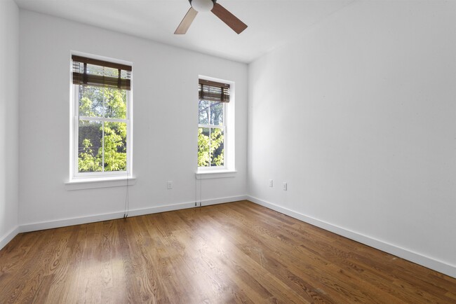 Building Photo - 274 6th St