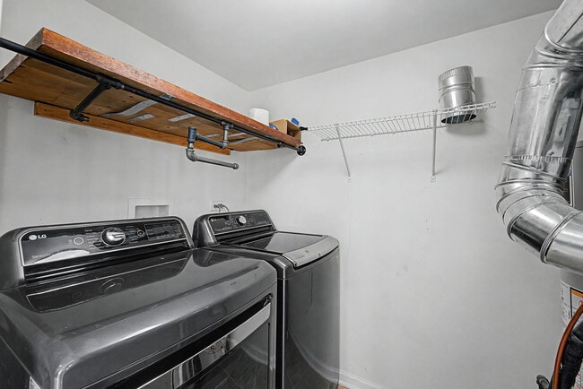 Building Photo - 534 Richard Brown Blvd