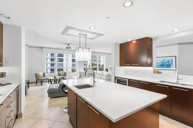 Building Photo - 3800 N Ocean Dr