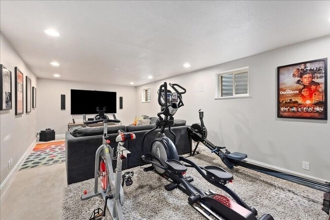Building Photo - Luxury 5-Bedroom Home with Pool, Hot Tub &...