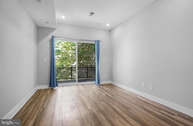 Building Photo - 910 N 17th St