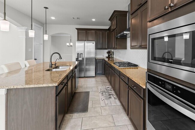 Building Photo - 508 Hidden Creek Way