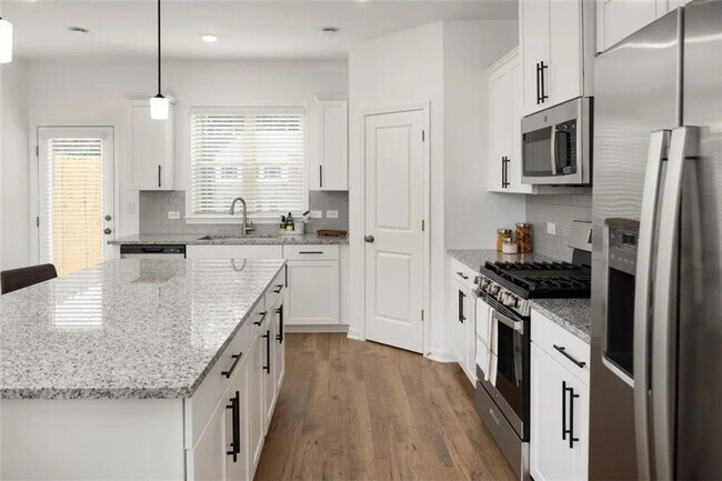 Building Photo - 1822 Oberlin Dr