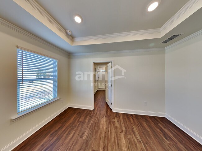 Building Photo - 909 Headland Wy