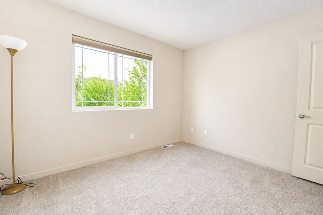 Building Photo - 216 NW 117th Loop
